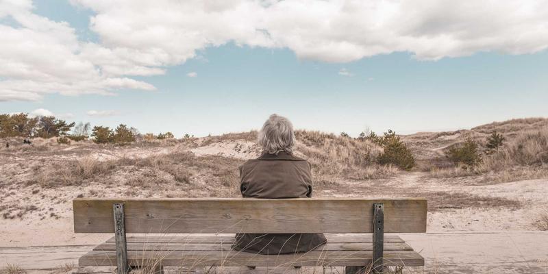 从剪辑台到客户心：掌握商业宣传片后期制作与沟通的双重艺术